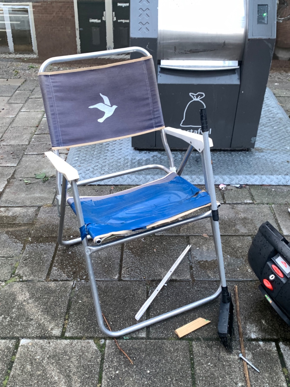 Quite used foldable chair