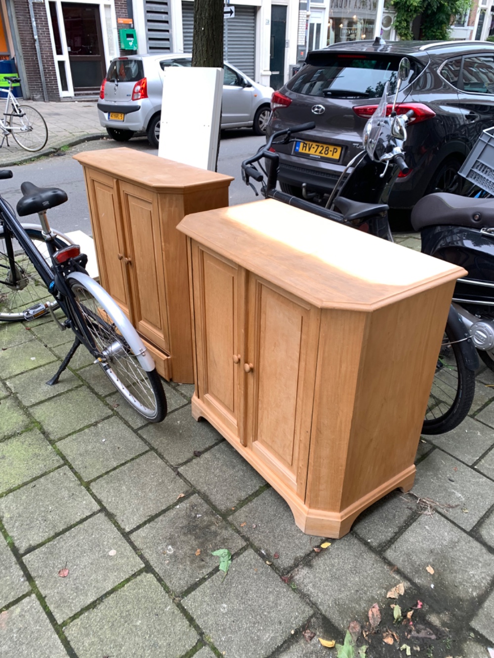 Wooden (kitchen?) cabinet