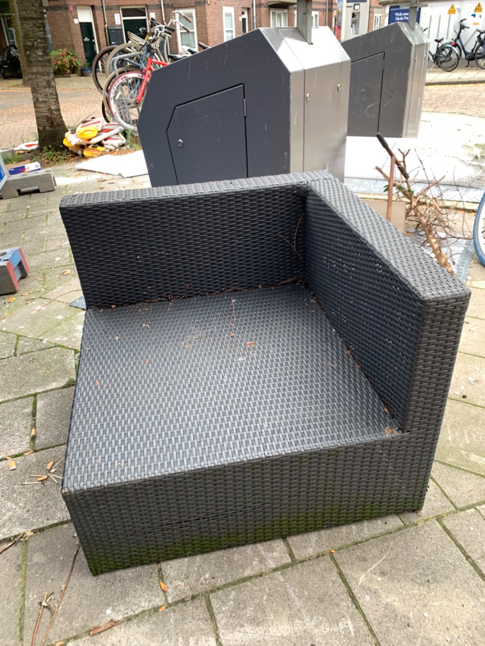 Garden corner chair