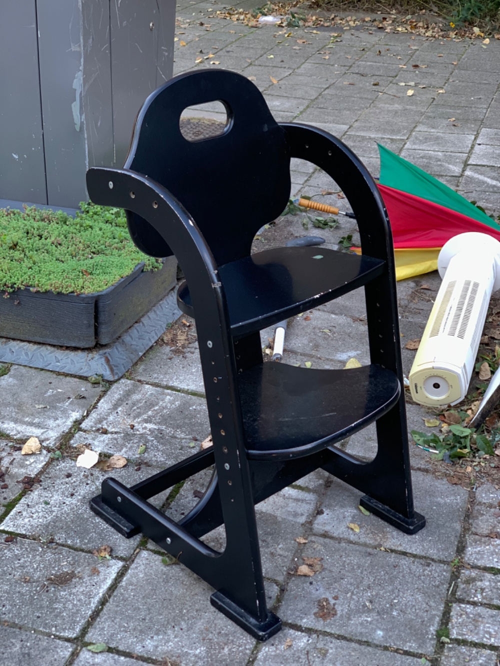 Children chair with adjustable height