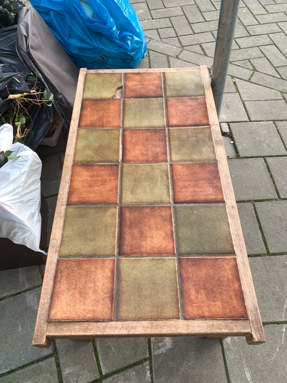 Wooden sofa table with ceramic tiles on top photo 2