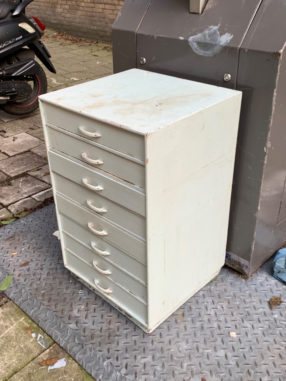 Cabinet with tiny boxes