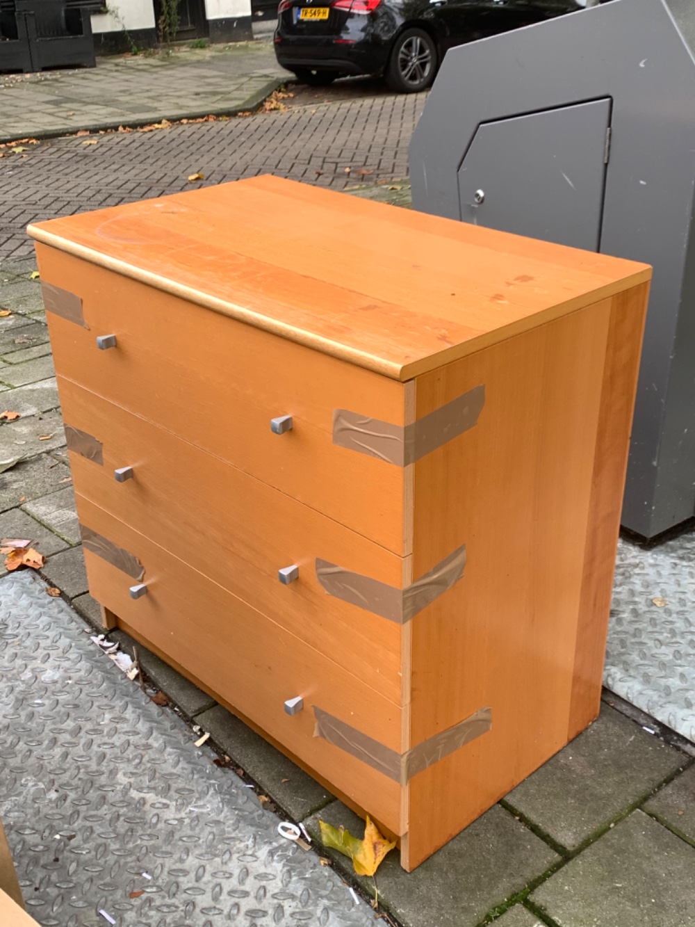 Chest of drawers