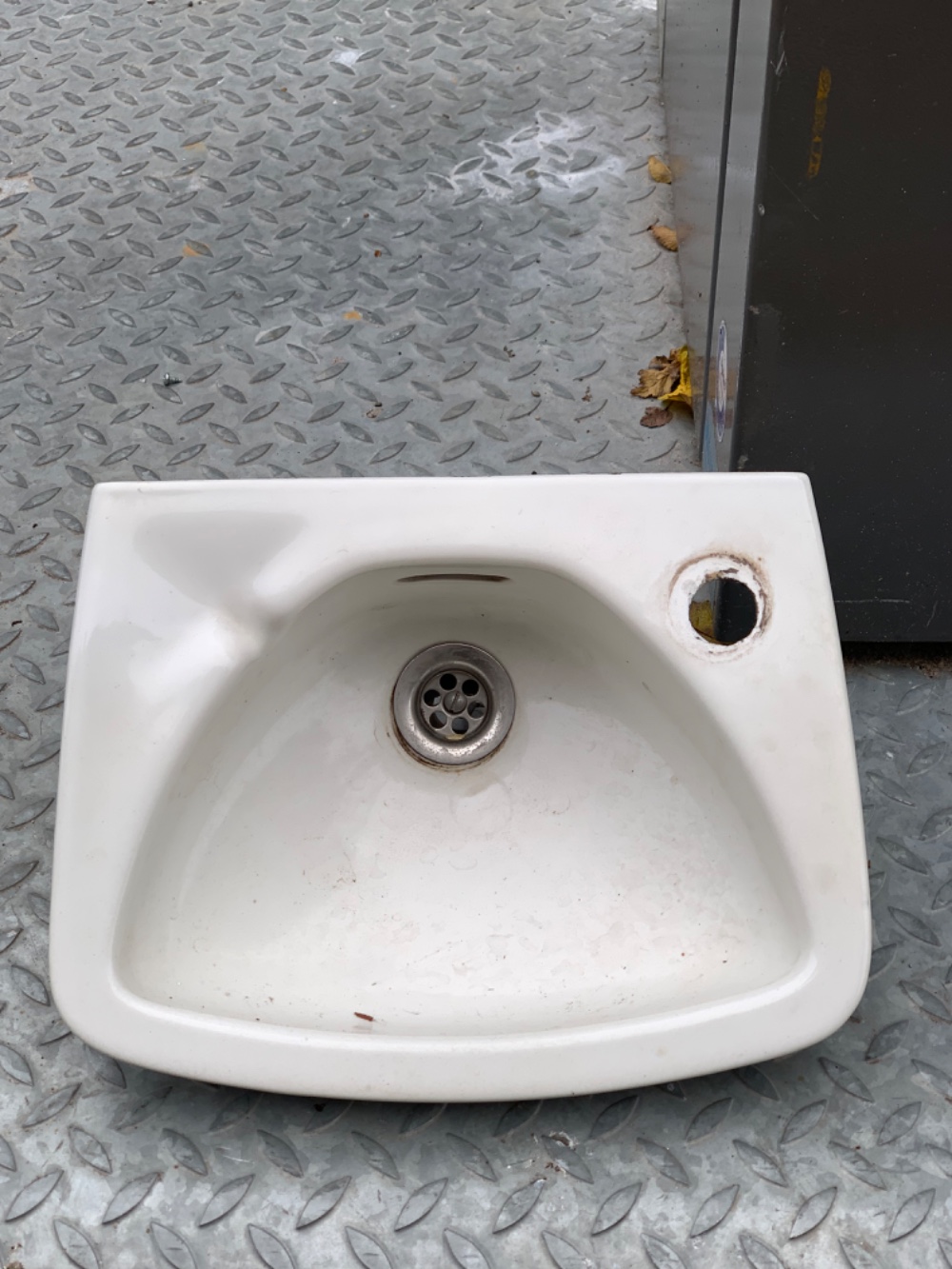 Tiny sink photo 2