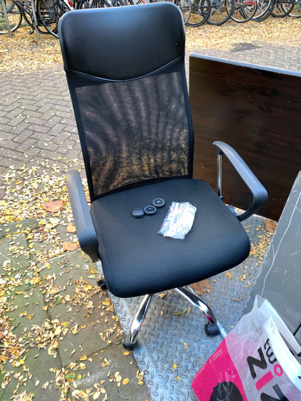 Office chair with one broken wheel and a huge table top photo 2