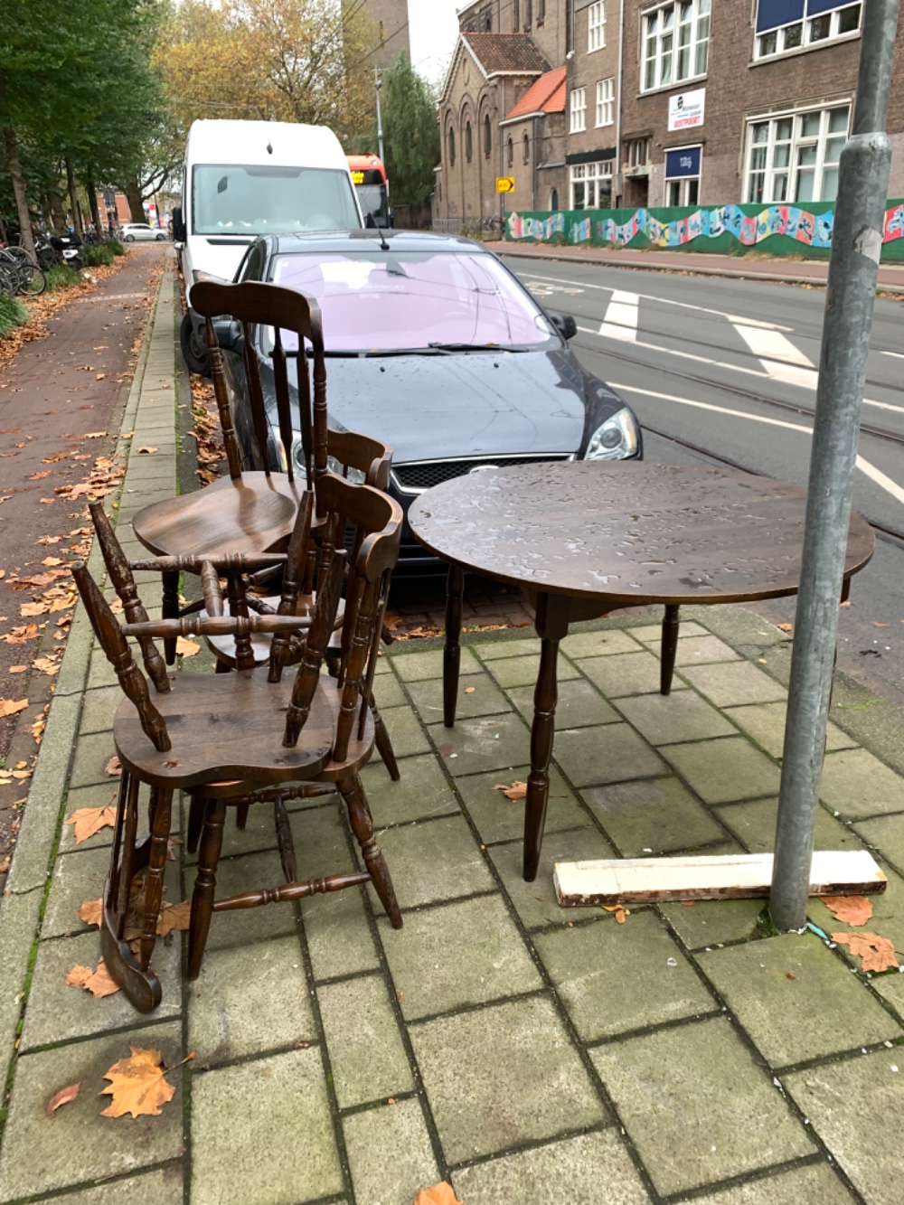 Round table and a set of chairs