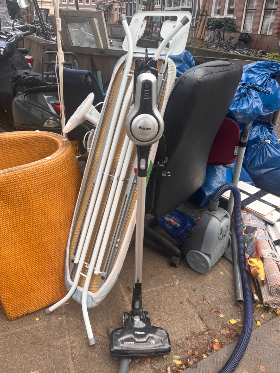 The charger is on it -Working