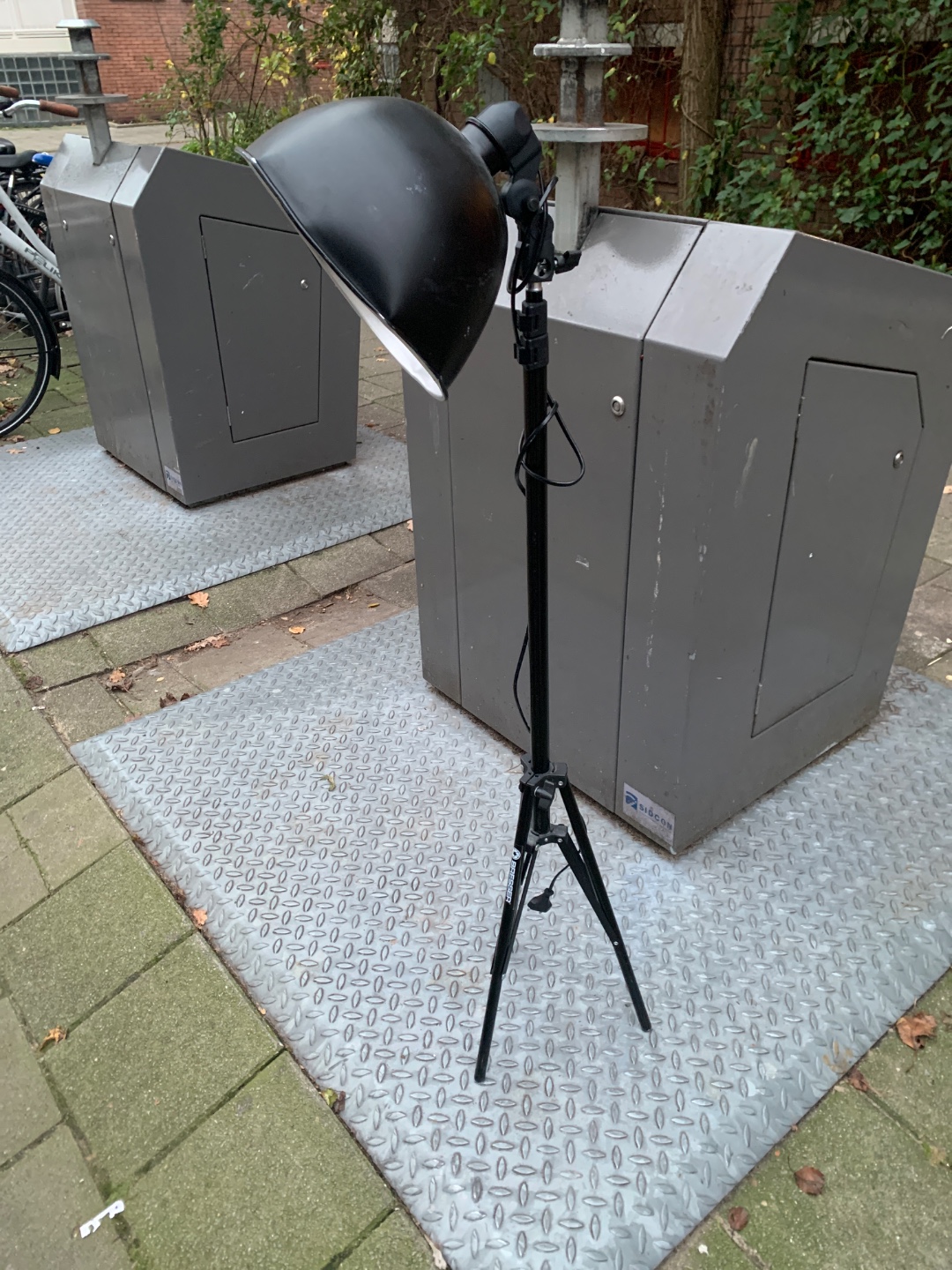 Foldable lamp but quite bent