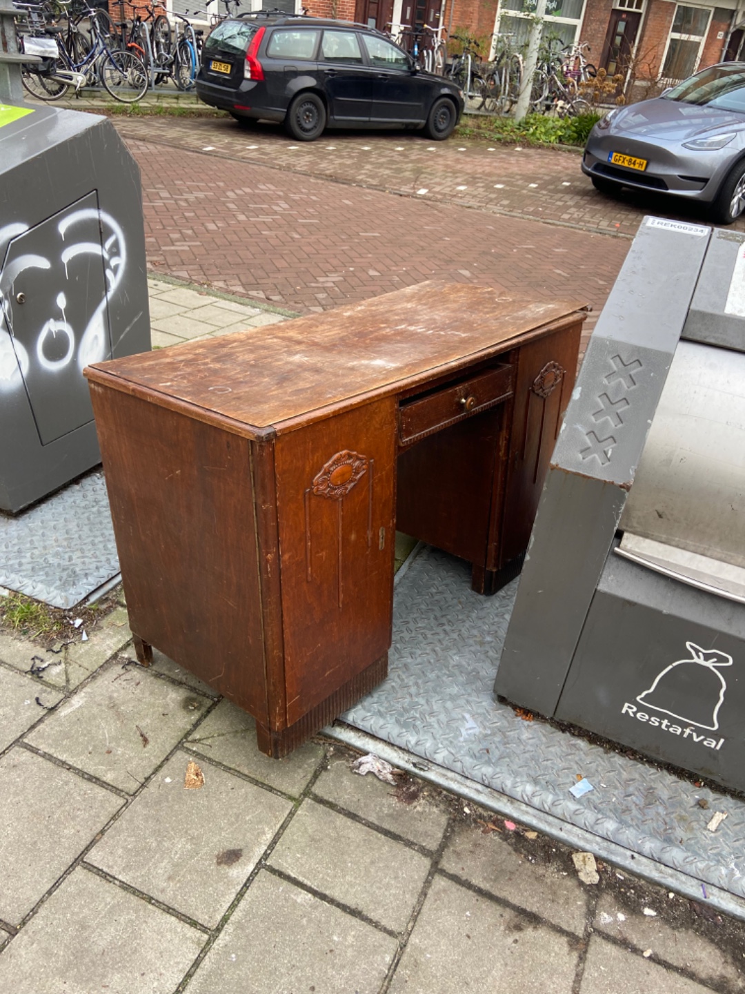 Desk, top is damaged on the right side.