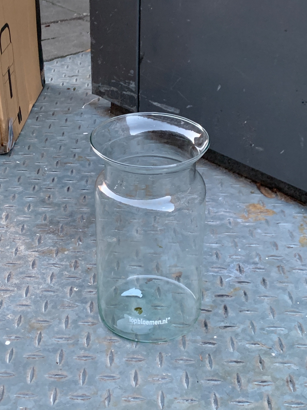 Glass vase