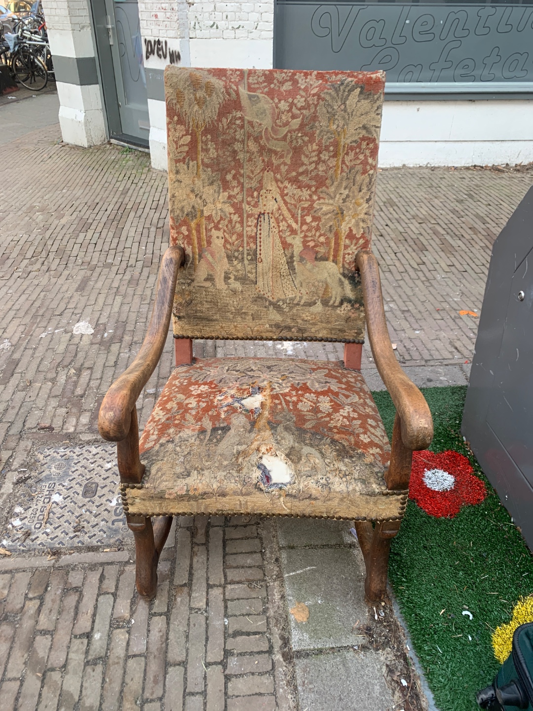 Item found on Tweede Van der Helststraat 21, Amsterdam photo 2