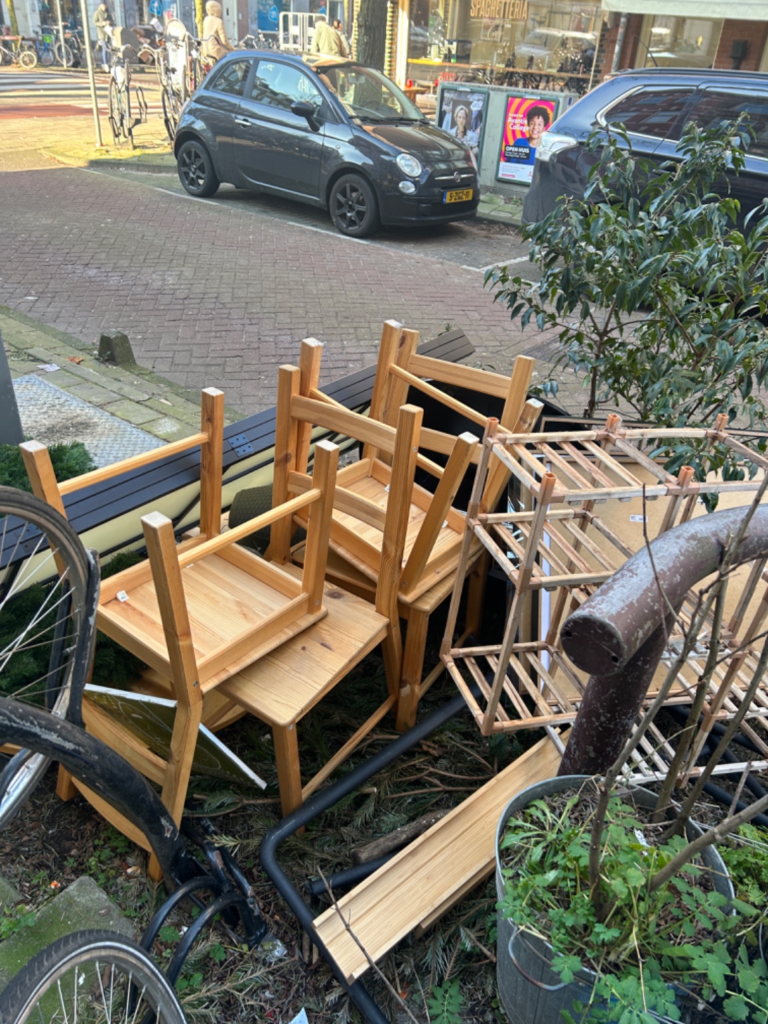 Room divider, chairs, skateboard all in good condition photo 2