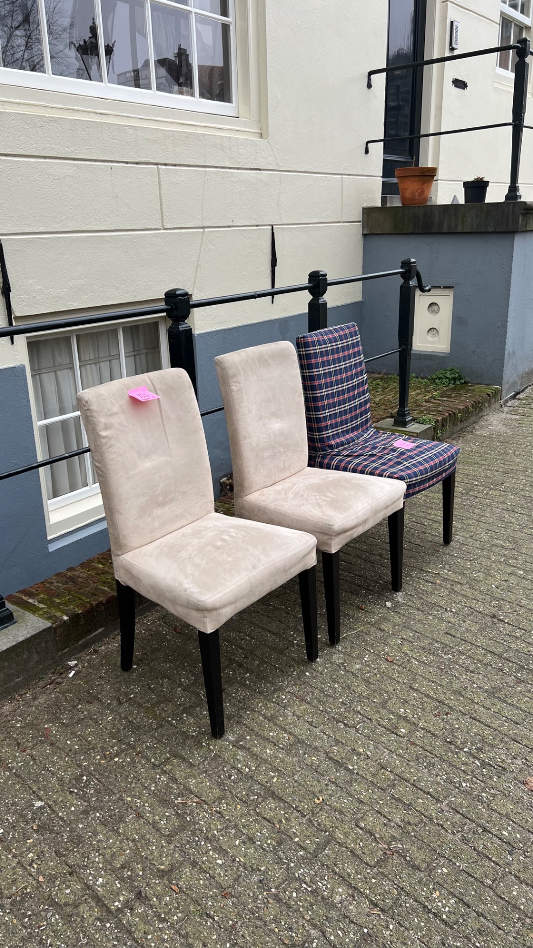 3 chairs for free