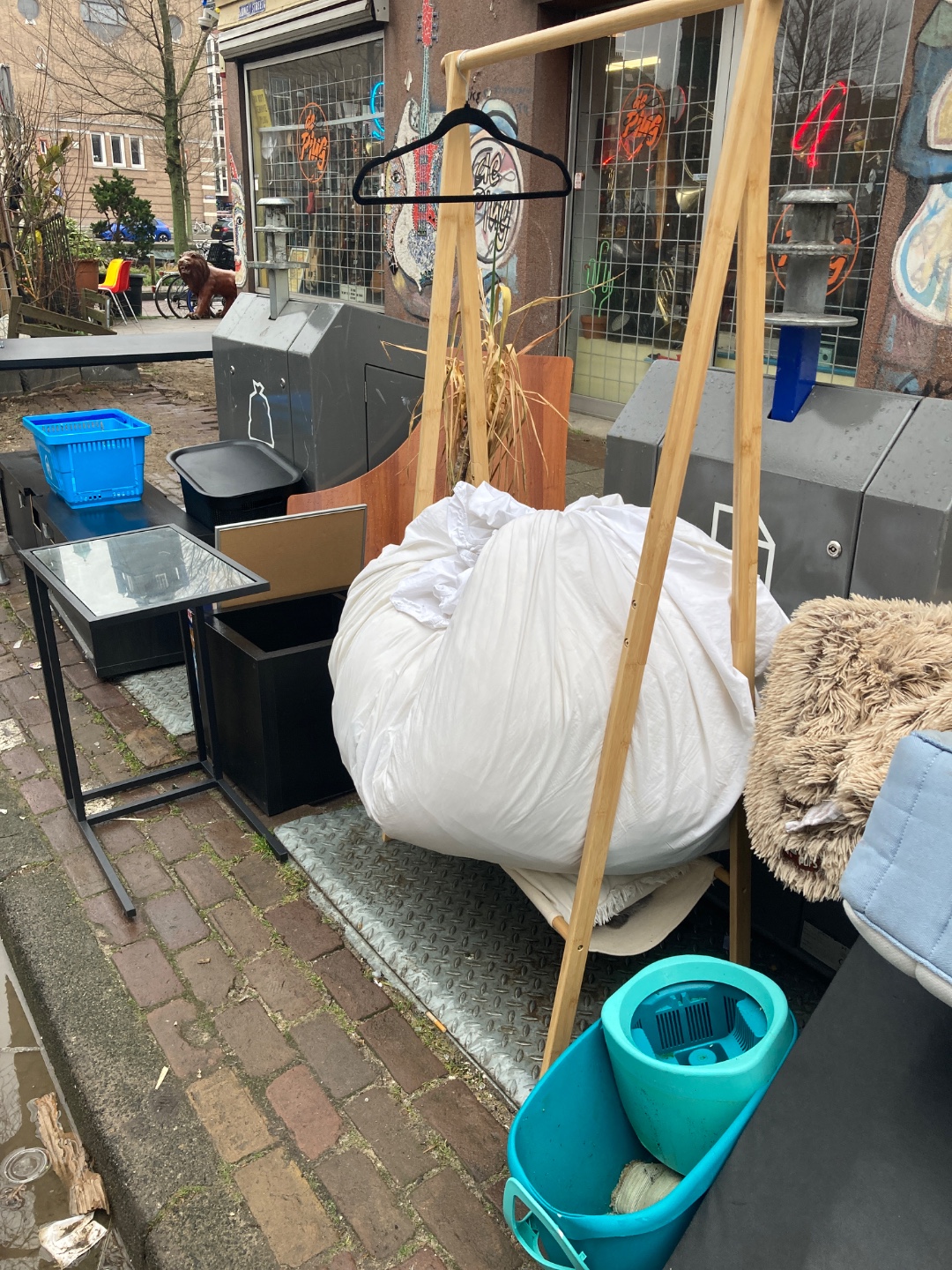 Inboedel tafel rek bijzettafel koffer wasmand kastje photo 3