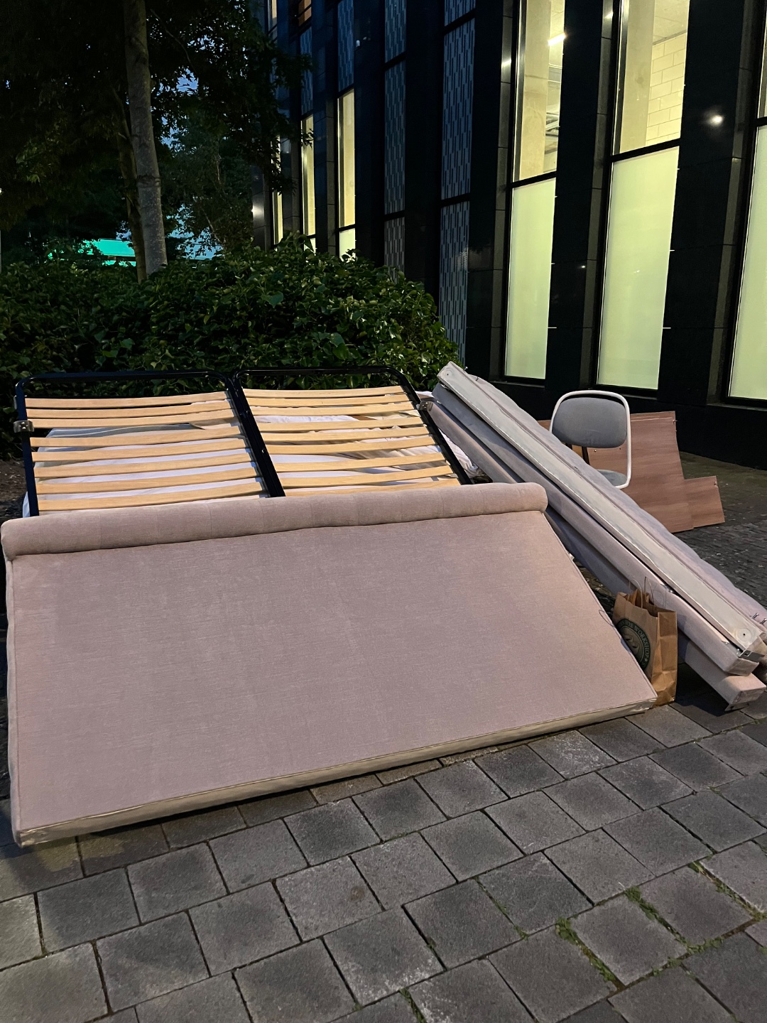 Double bed (super king), great condition. photo 2
