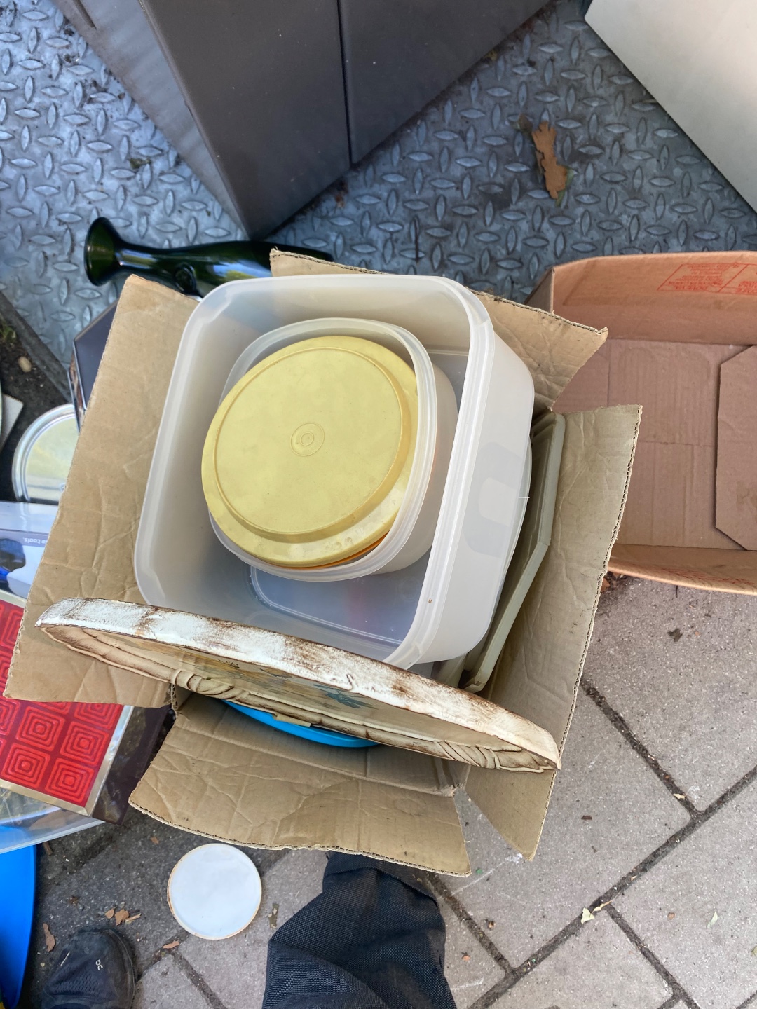 Tupperware and vintage photo 2