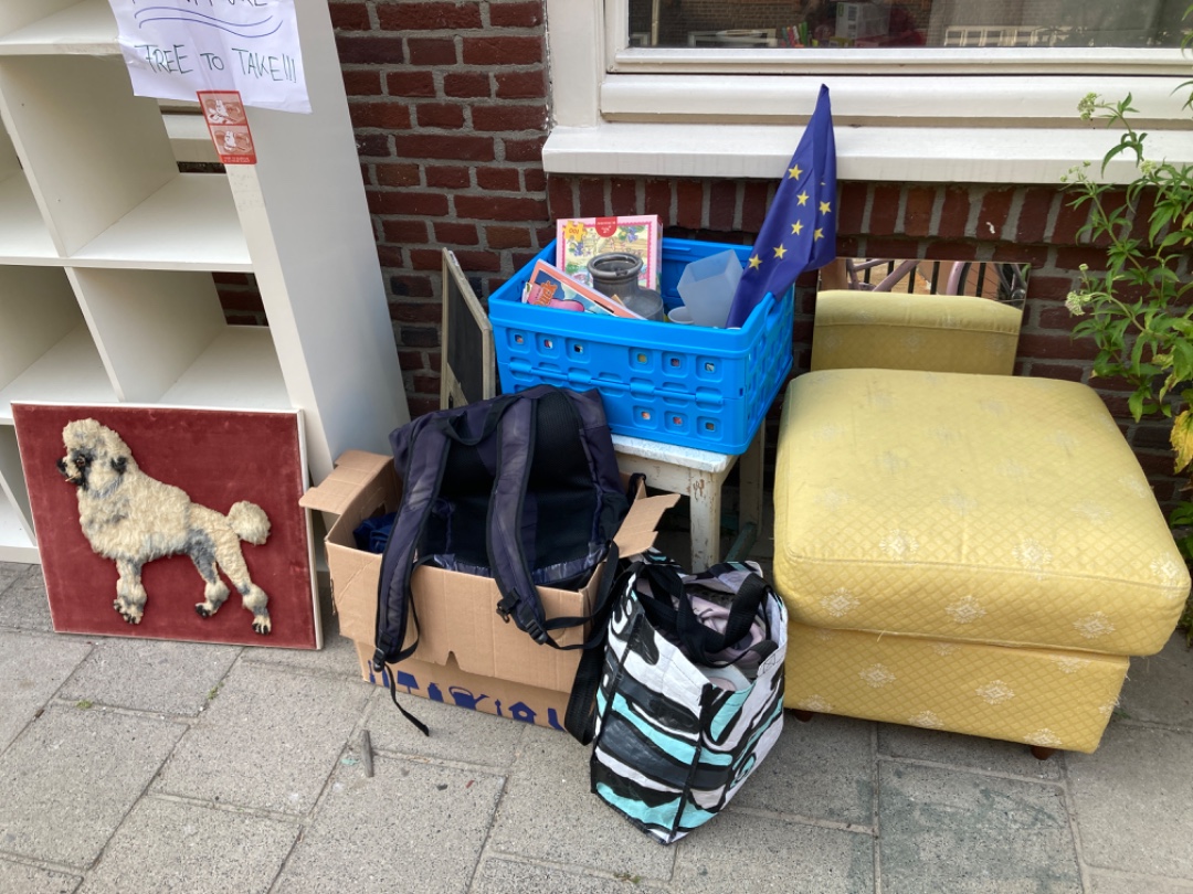 I’m moving out, furniture and other stuff free to take!!:)) photo 2