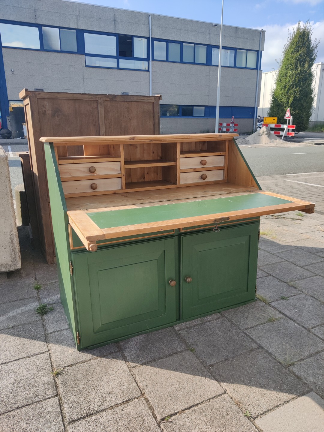 Secretaire en servieskast, servieskast in twee delen photo 2