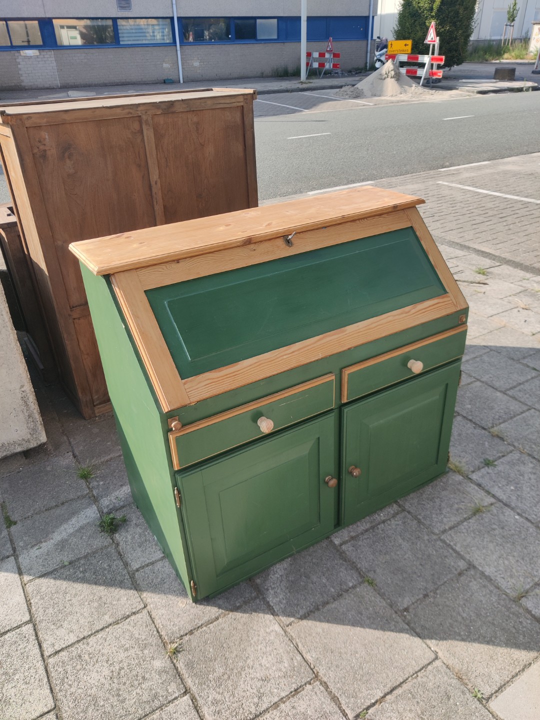 Secretaire en servieskast, servieskast in twee delen photo 3