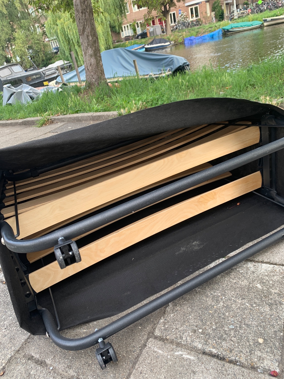 Foldable bed frame it seems photo 2
