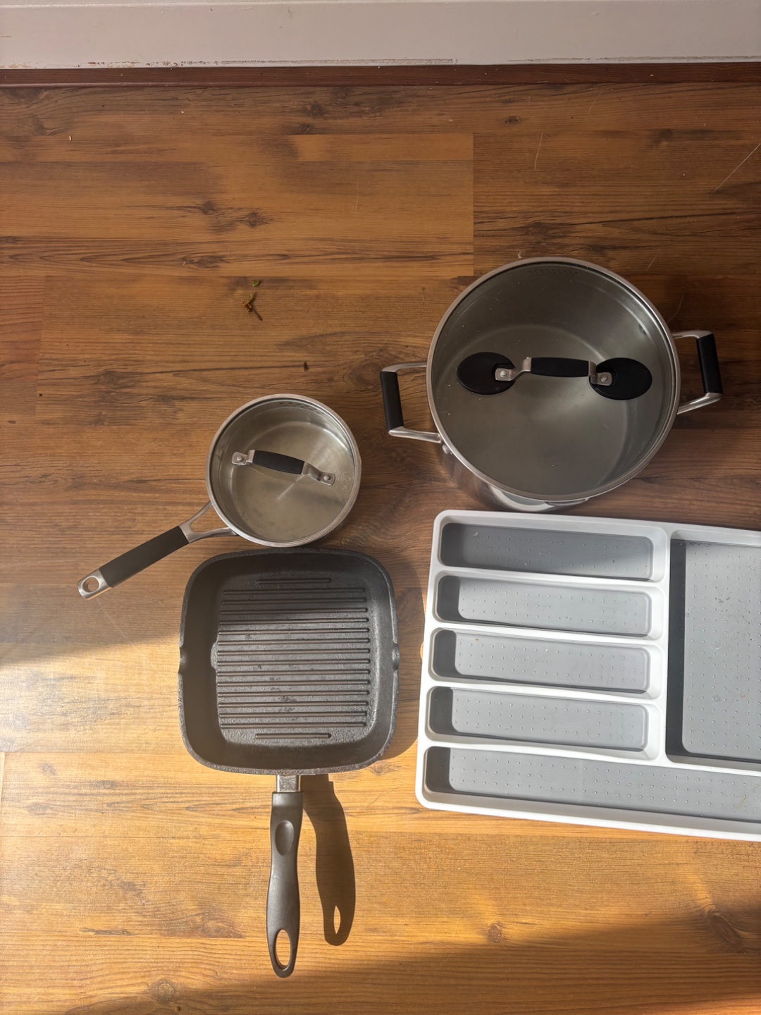Some surplus kitchen stuff! Kuipersstraat 63-II photo 3