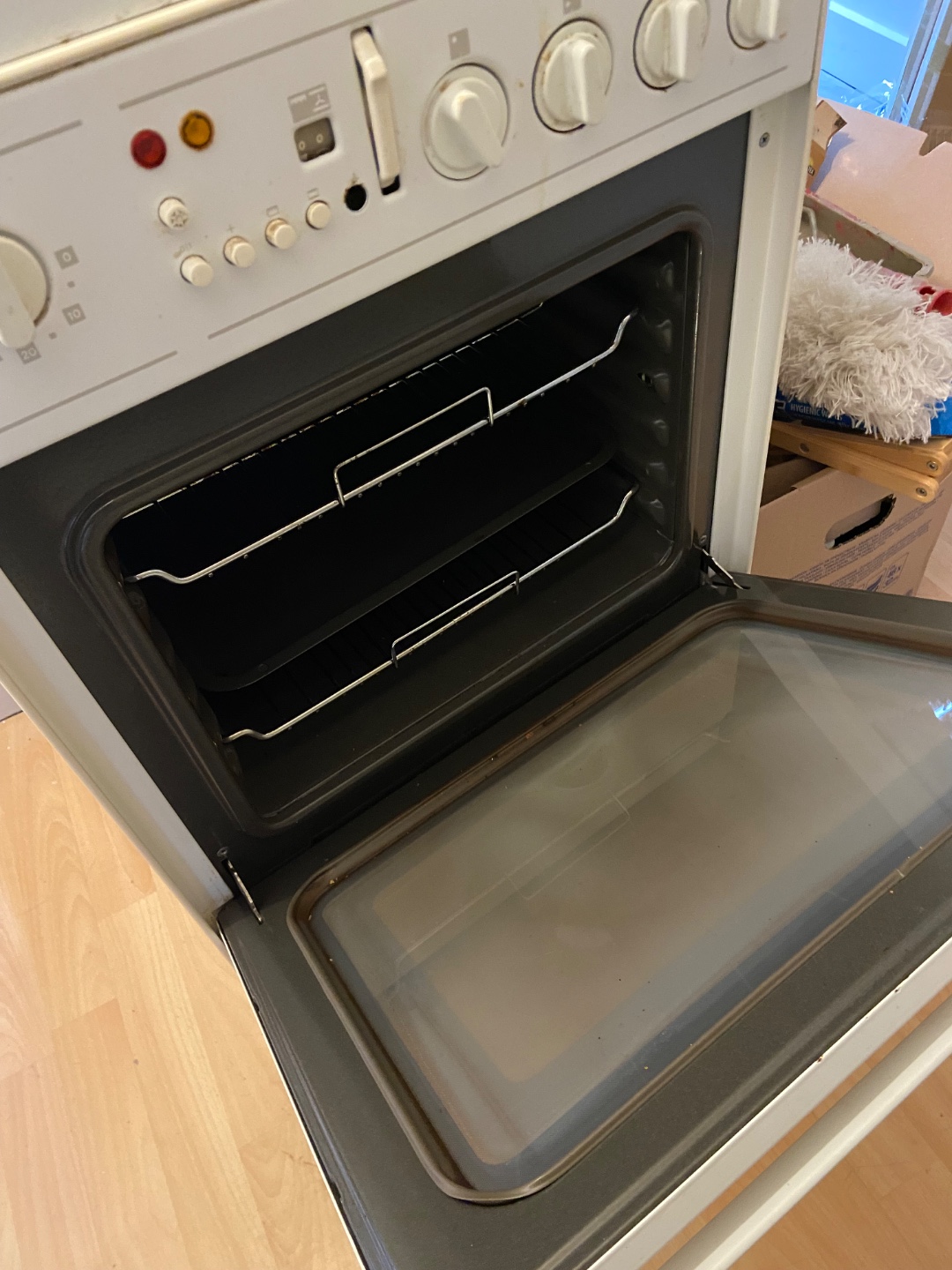 Een oven! Op te halen op  Pieter Aertszstraat  108-1 eerste verdieping photo 2