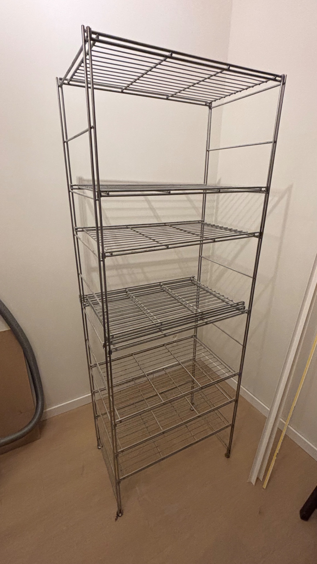 Stellingkast, plank hoogte zelf aan te passen. photo 2
