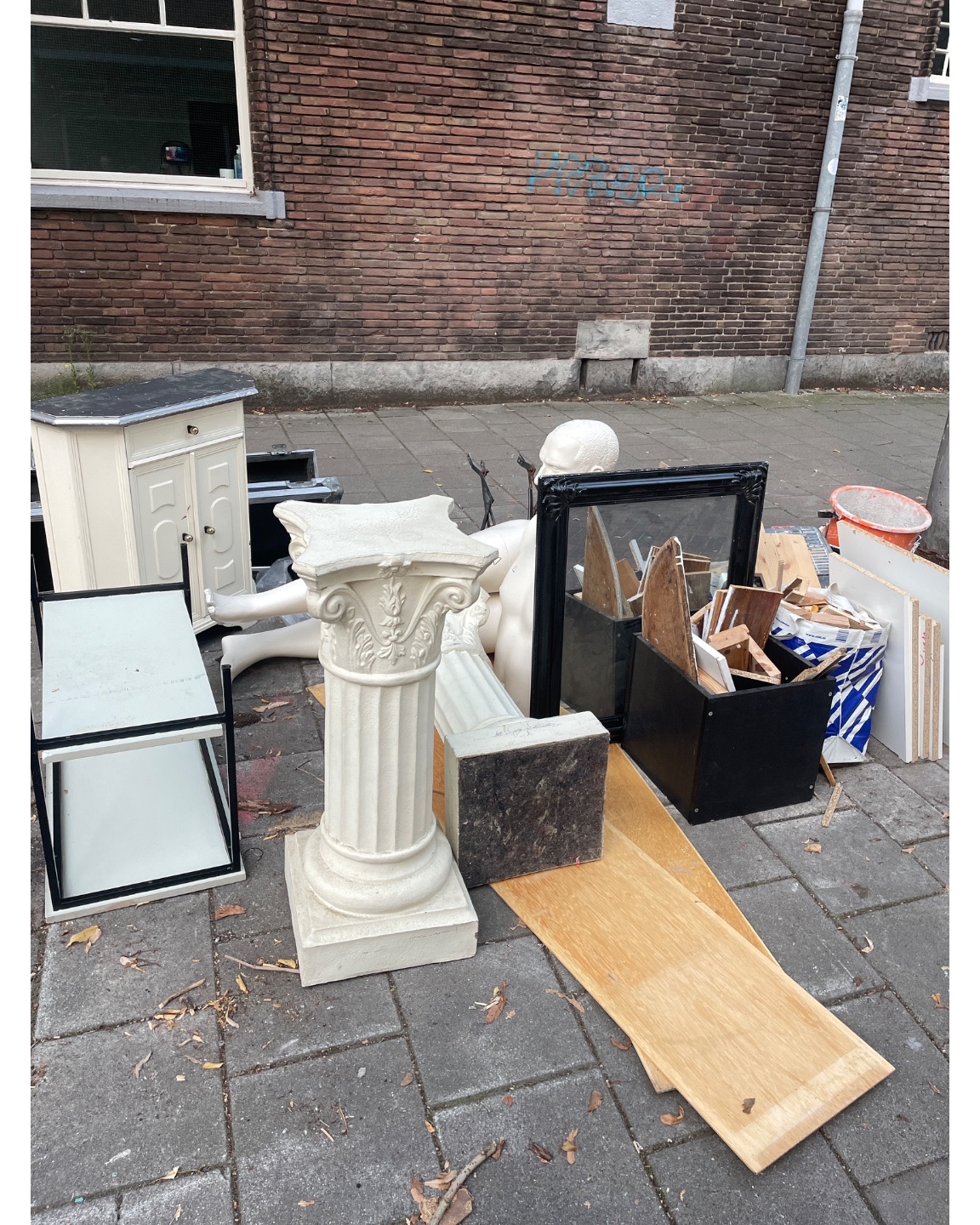 Item found on Kromme-Mijdrechtstraat 18, Amsterdam photo 2