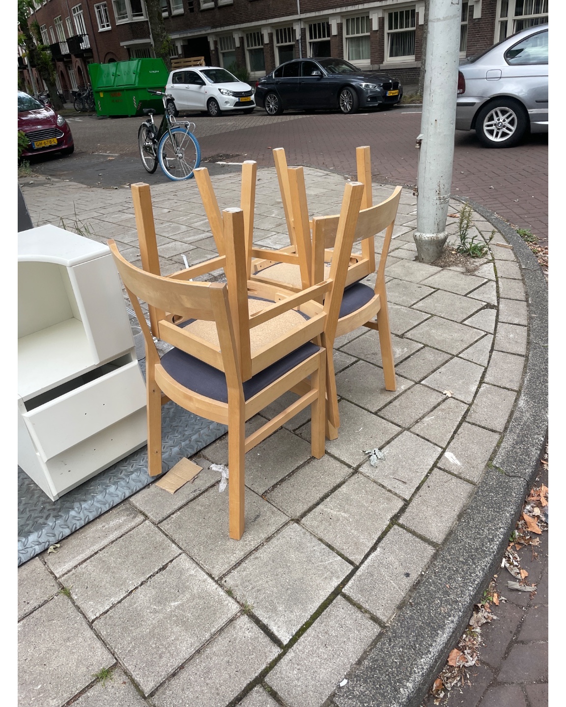 Chairs and side table photo 2