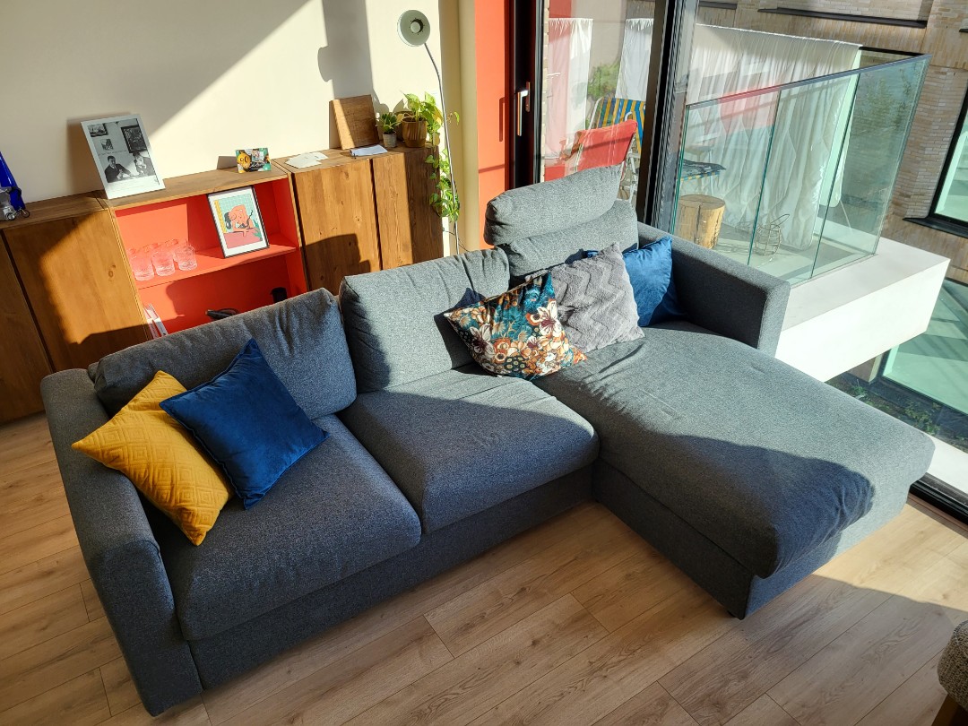 Free coach available for pickup at Grasweg 608. Still in very good condition. 
Type: IKEA VIMLE