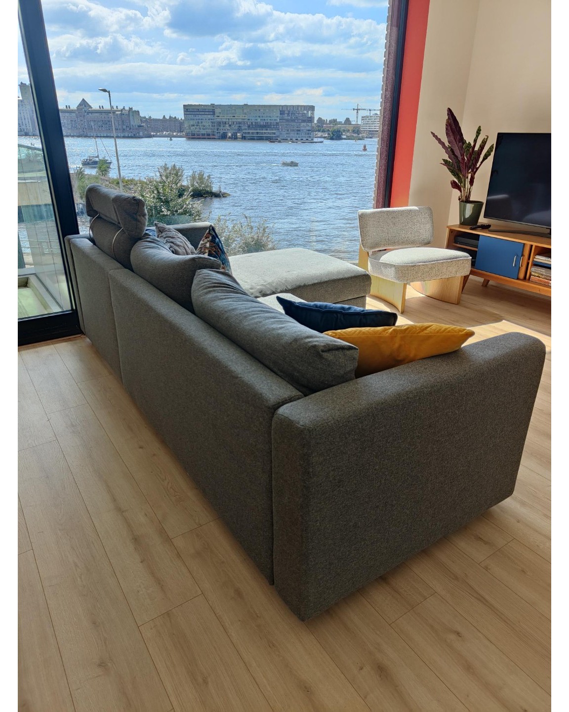 Free coach available for pickup at Grasweg 608. Still in very good condition. 
Type: IKEA VIMLE photo 2