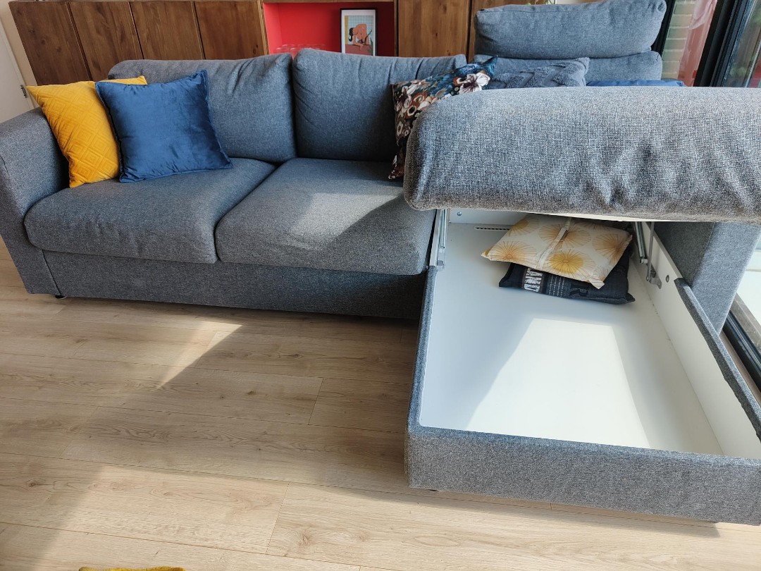 Free coach available for pickup at Grasweg 608. Still in very good condition. 
Type: IKEA VIMLE photo 3
