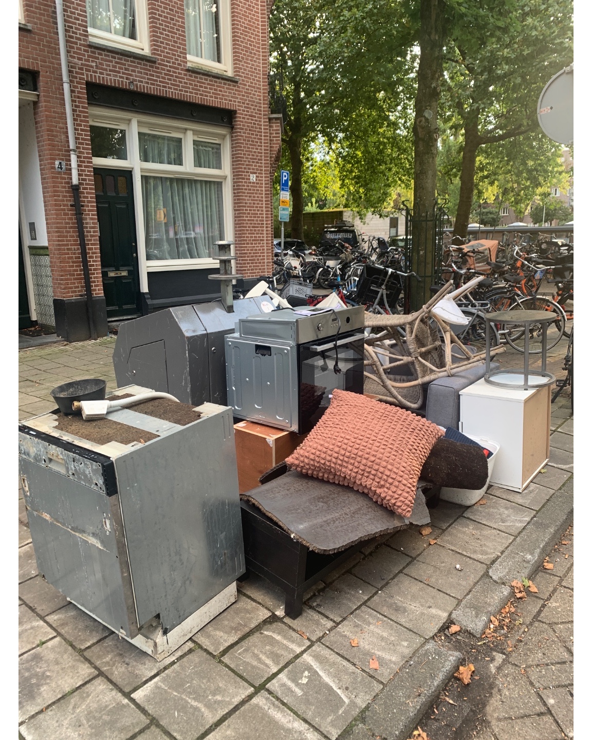 Item found on Ruysdaelkade 203, Amsterdam photo 2