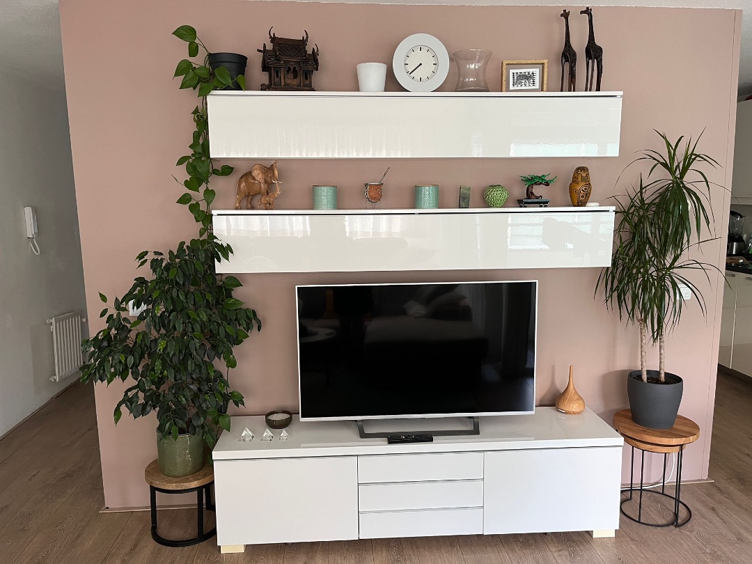 BEST BURS Ikea TV bench and shelves, high-gloss white. photo 2