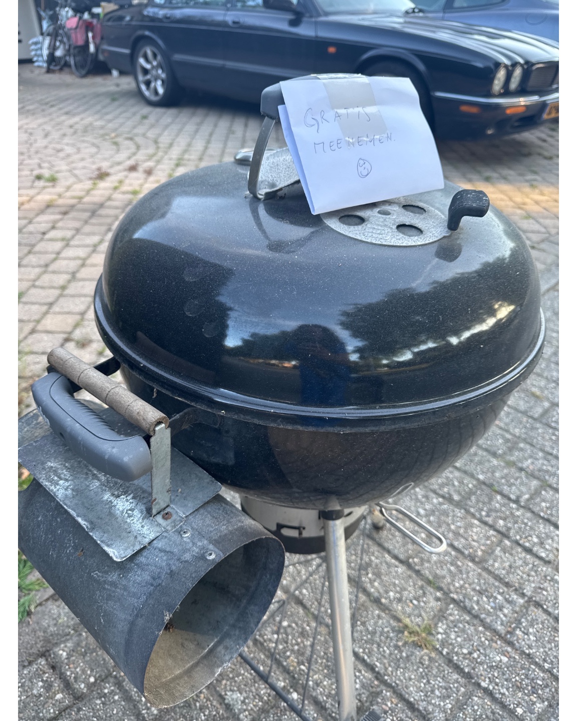 Used but perfect Weber bbq + firestarter photo 2