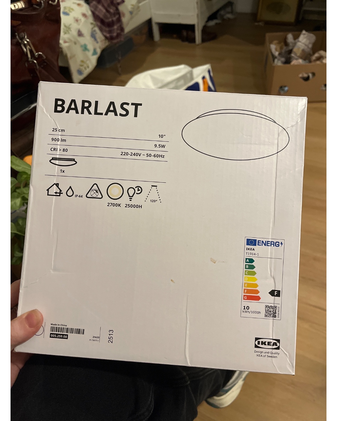 epipremnum plant, geen beestjes gewoon geen plek meer voor helaas
Ikea badkamer lamp, schroeven ben ik kwijt maar werkt!
2 compete bananendozen (2x bovenkant 2x onderkant)
1 action verhuisdoos en evt 1 waarbij het handvat is doorgescheurd
Dm me op @krantenartikel! photo 2