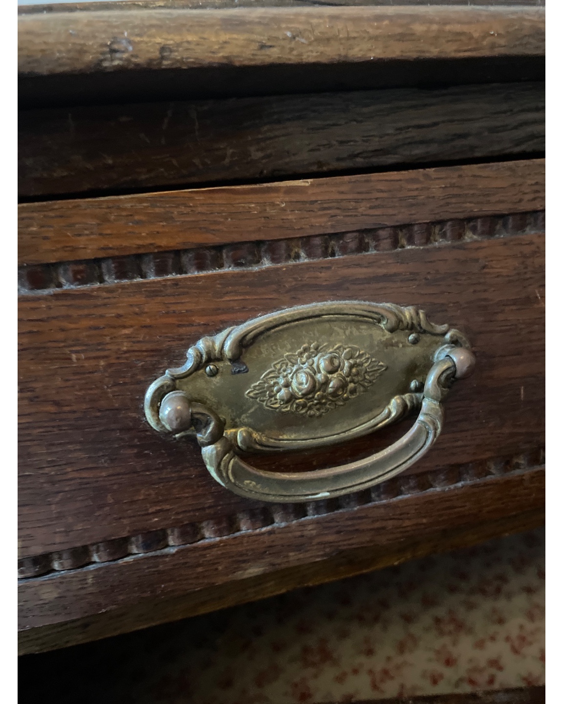 Antique buffet cabinet. Beautifully made. Really sad I cannot bring it to my new place. One drawer needs fixing. Pick up this week. photo 2