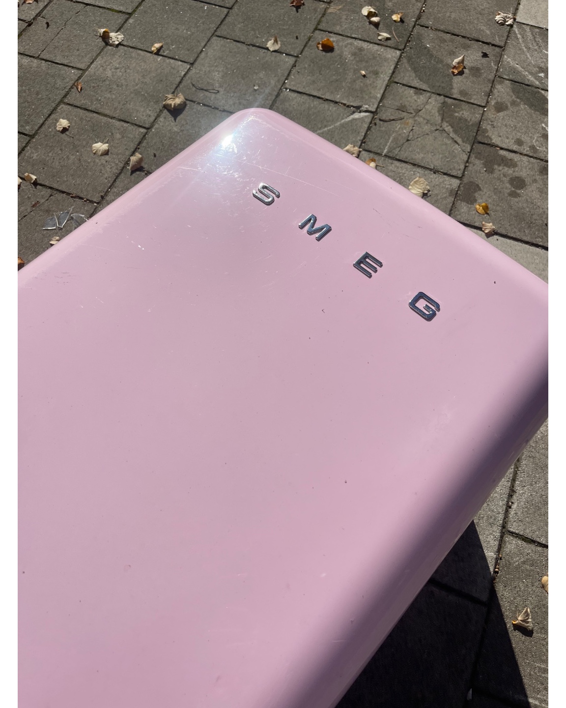 Grote SMEG ijskast, schoon van binnen, weet niet of hij nog werkt photo 2