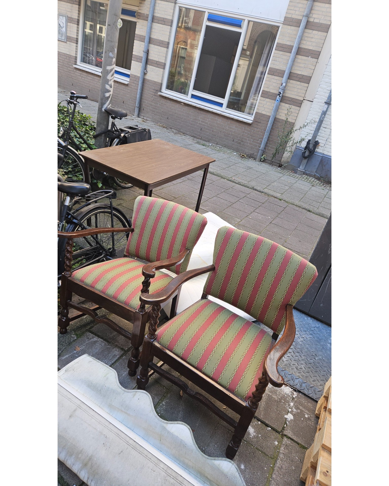 Some nice stuff at tweede jan steenstraat 41! photo 2