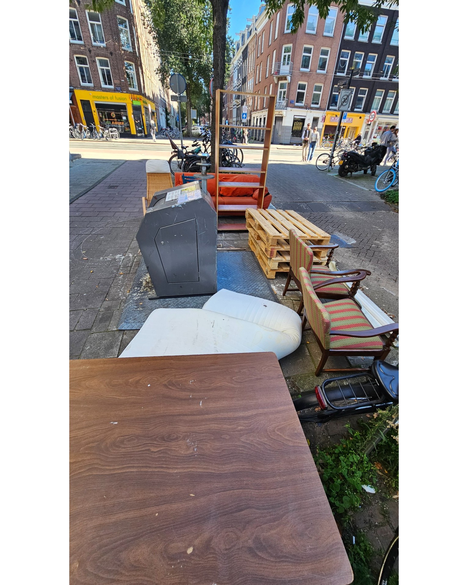 Some nice stuff at tweede jan steenstraat 41! photo 3