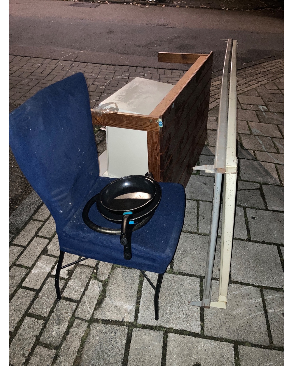 Chair, bed and coffee table. Will be picked up by the garbage truck tomorrow (Wednesday) morning photo 2