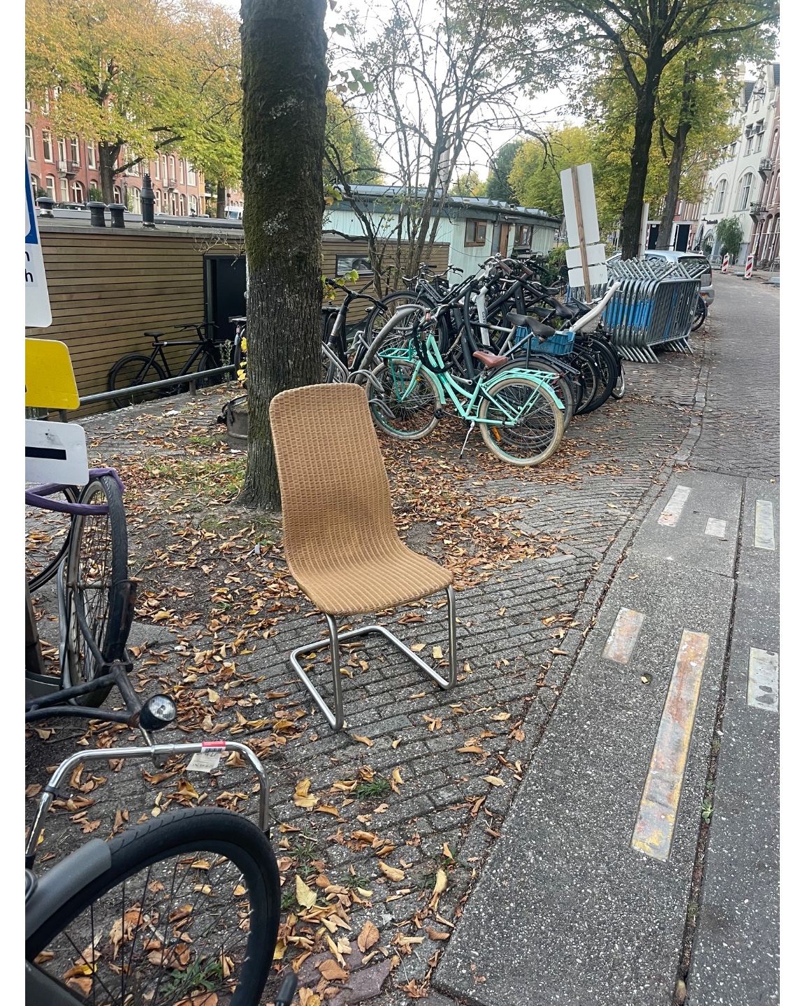 Item found on Da Costakade 42, Amsterdam photo 3
