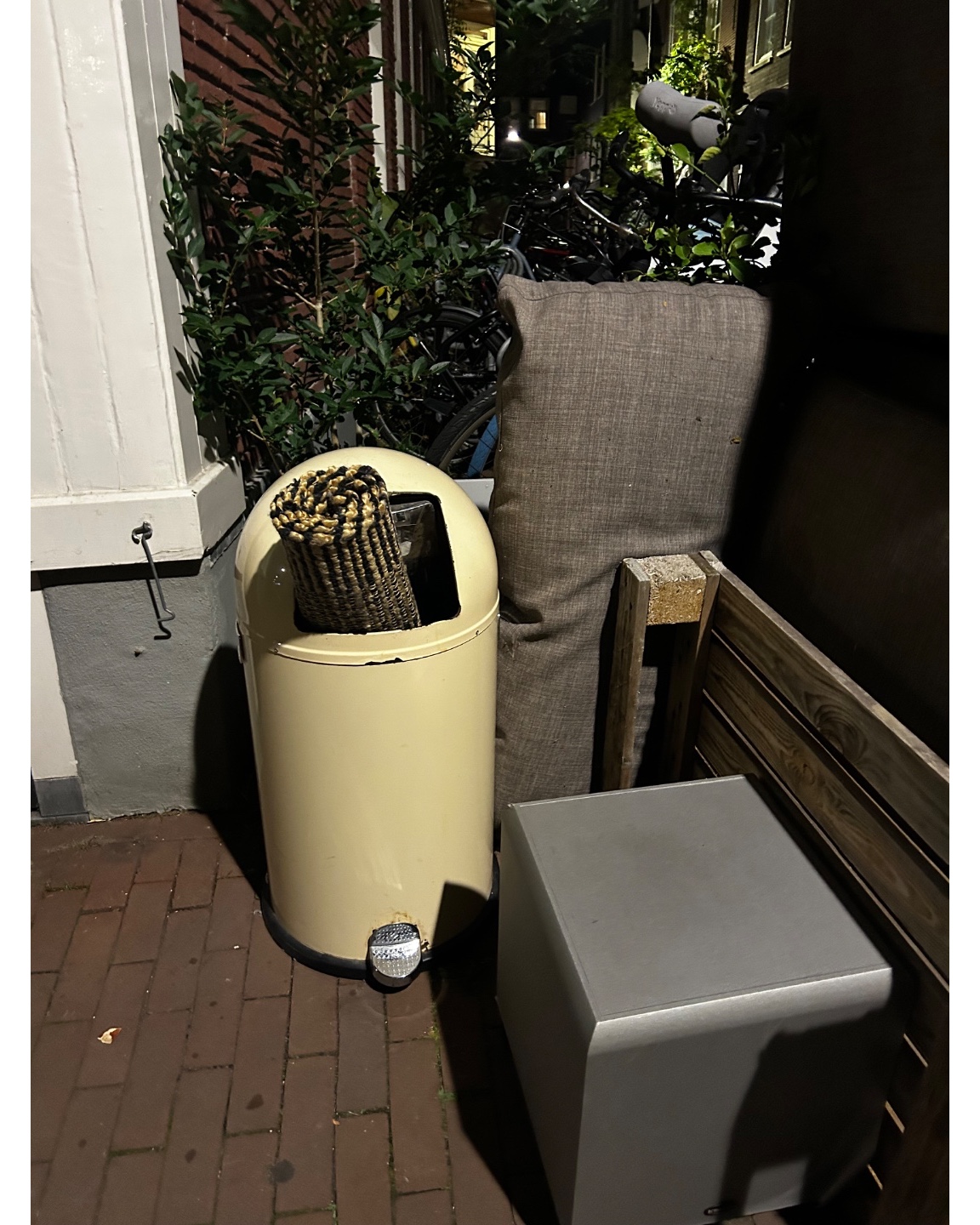 Wesco trashcan