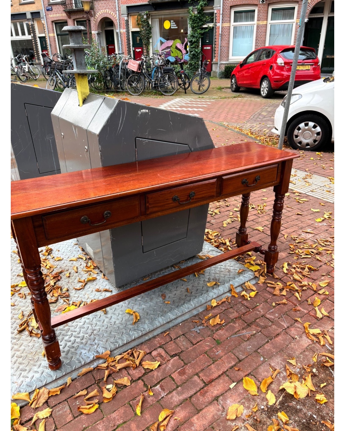 Table for hallsay / side table with 3 drawers. Good condition photo 2