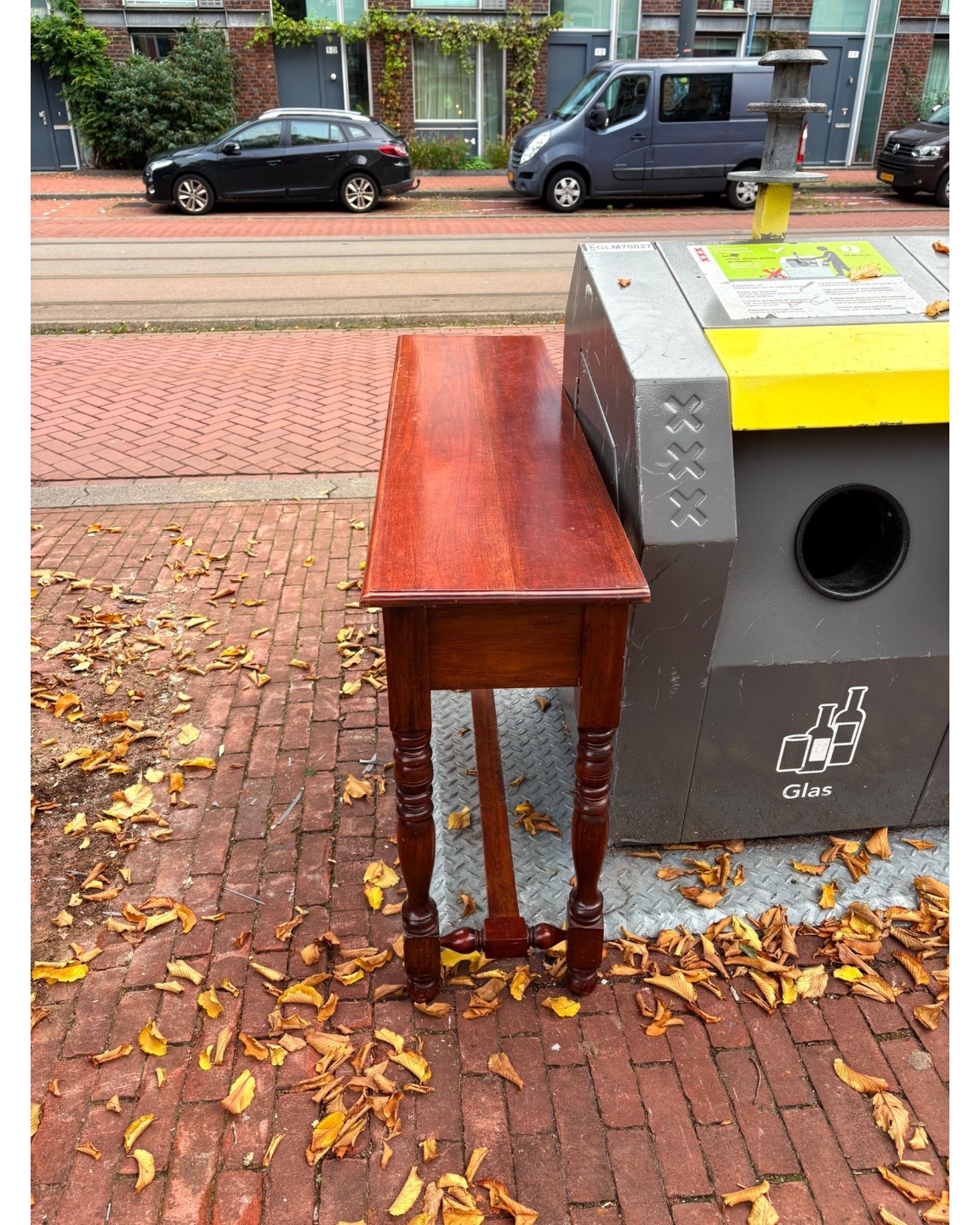 Table for hallsay / side table with 3 drawers. Good condition photo 3