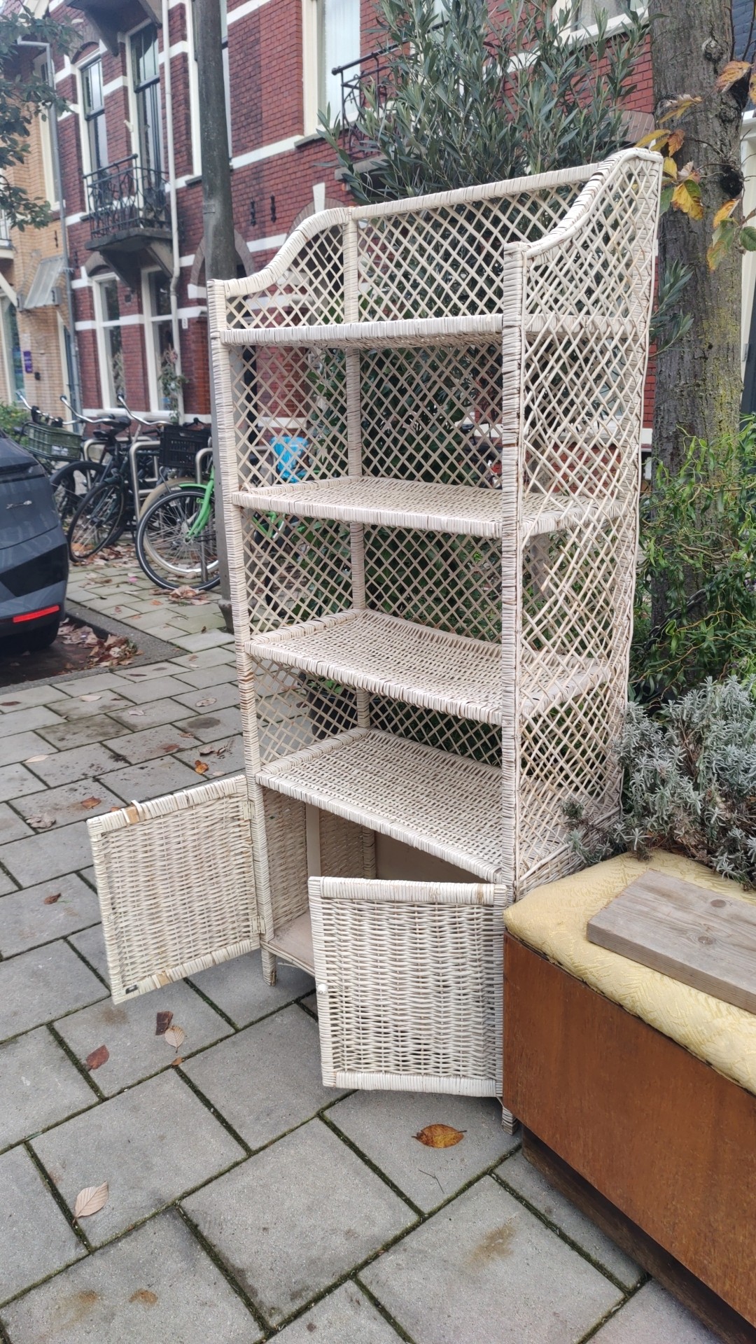 Item found on Hogeweg 4, Amsterdam photo 2