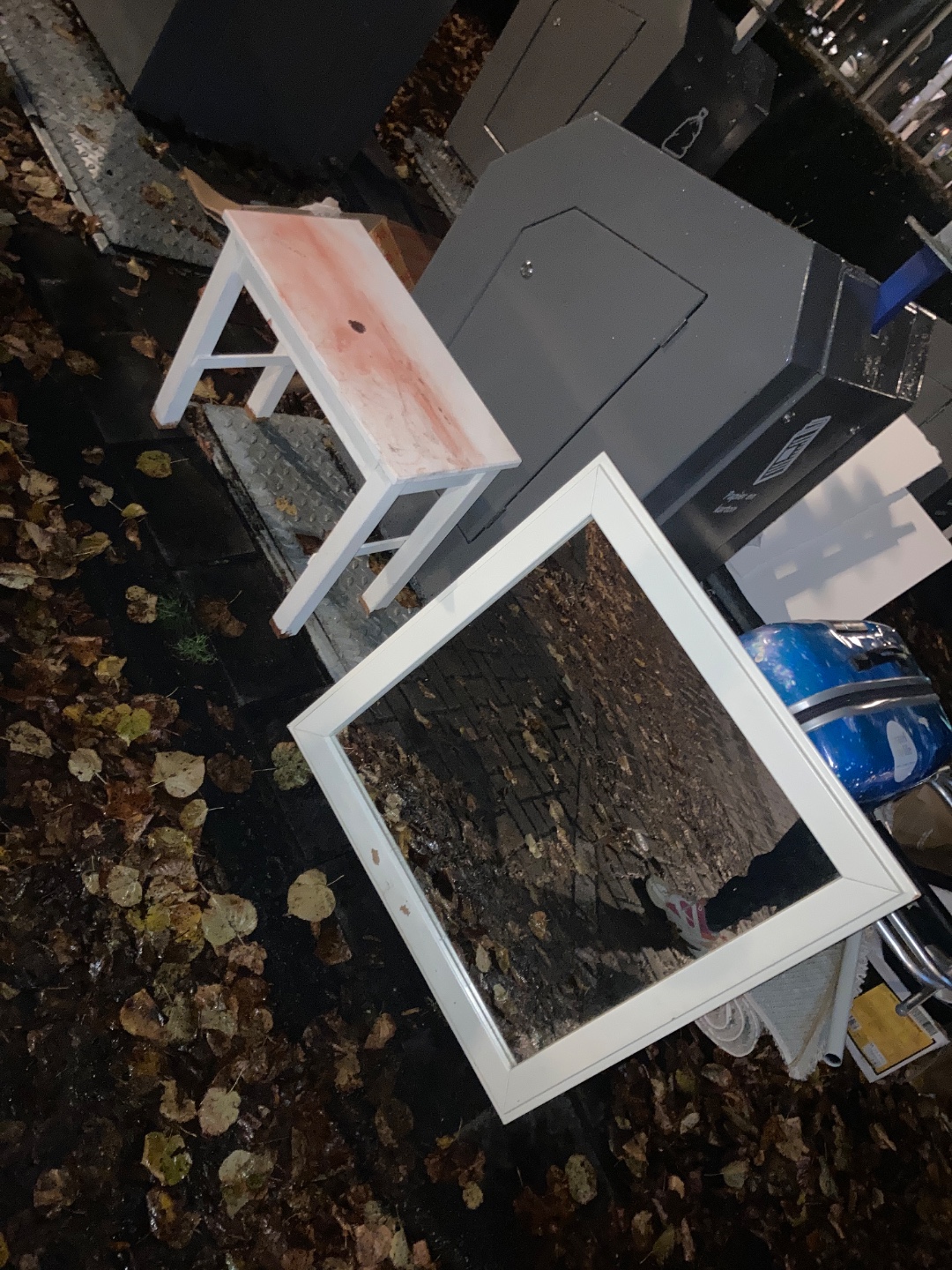 Mirror up for grabs