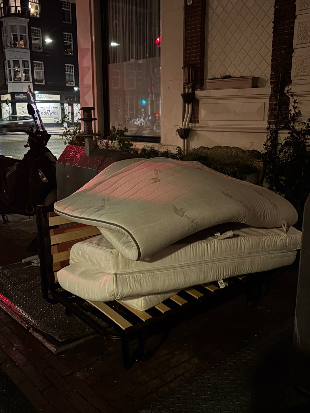 perfect white ikea bed bank, perfect condition, still dry, just put it there at