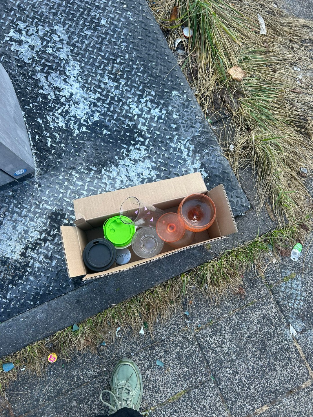 Assorted glasses (gin goblets, tumblers, travel coffee cups) photo 2