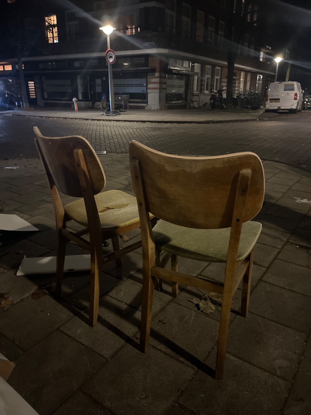 Jaren 50 stoeltjes die wat liefde nodig hebben. photo 2